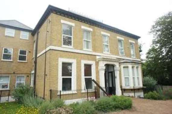 2 bedroom Flat for s...